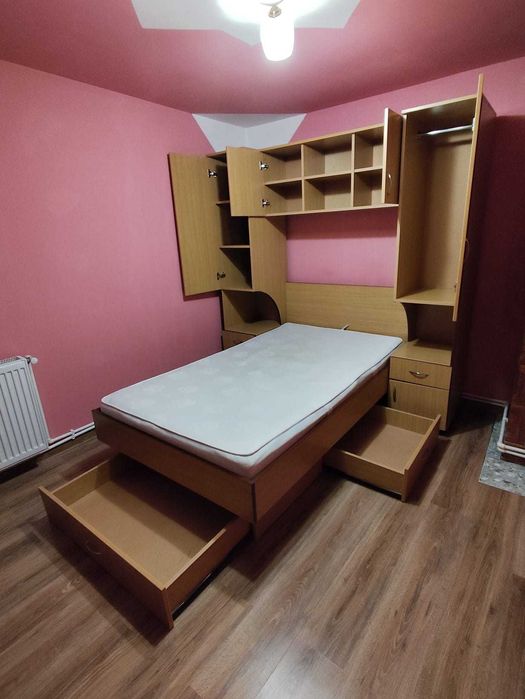 Mobila tineret cu pat incorporat