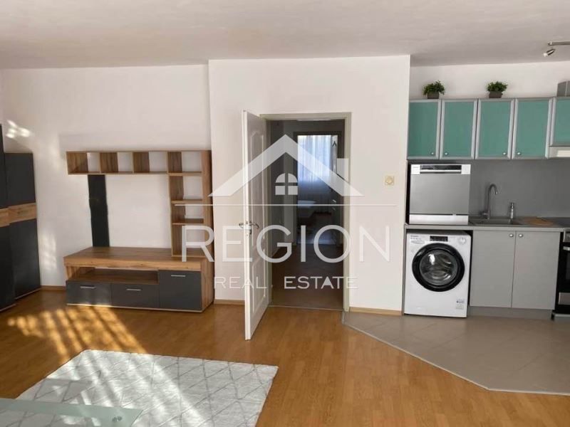 Дава се под наем Тристаен апартамент в Варна, Лятно кино Тракия - 92 кв.м за 612 € - Снимка #3