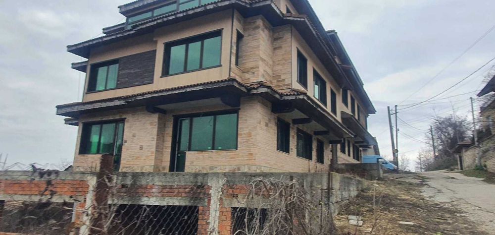 Продава се Хотел в Балчик - 1300 кв.м за 1099 €/кв.м - Снимка #1