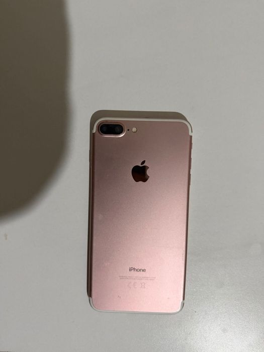Продается айфон 7+