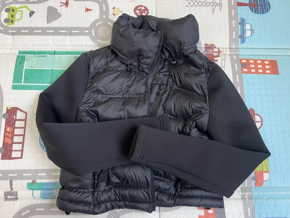 Черно спортно яке  на  ZARA