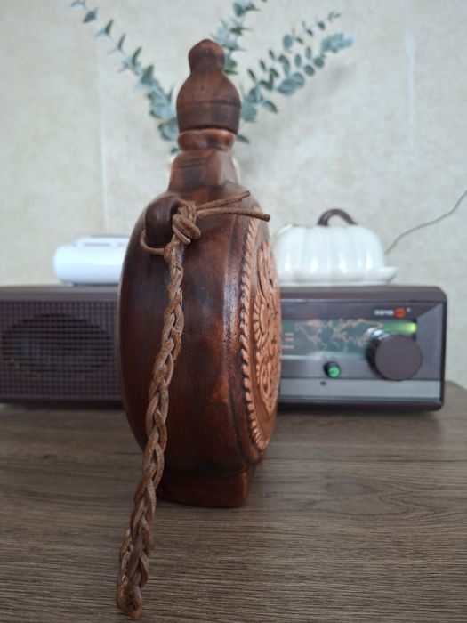 Plosca veche, model antic. Stare impecabilă