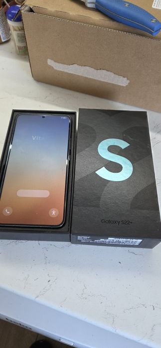 Продавам Galaxy S 22+