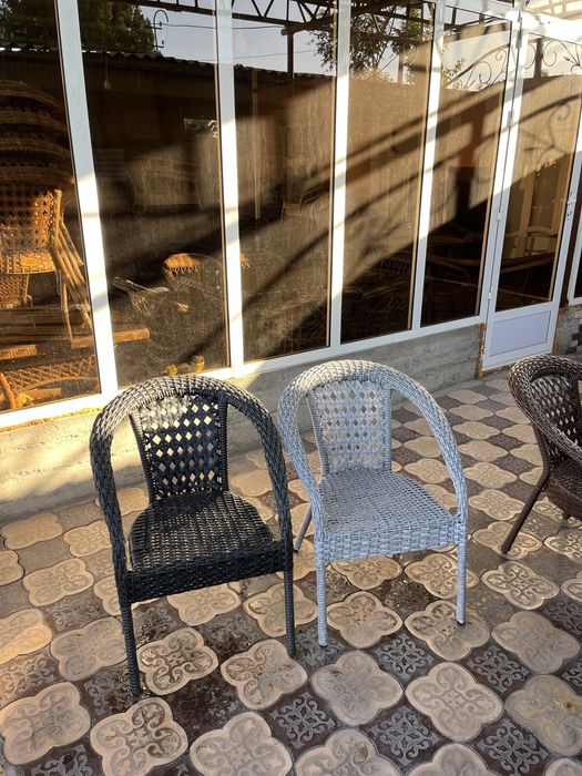 Стол стуля на 6 персон из ротанга