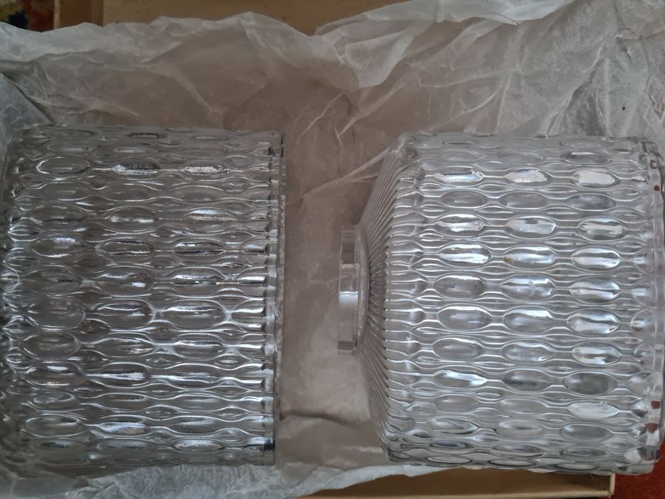 Продаётся люстра.