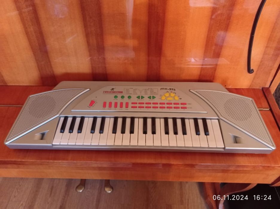 Продам синтезатор Foix MK-333, 37 клавиш