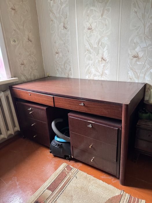 Продам стол из дерева