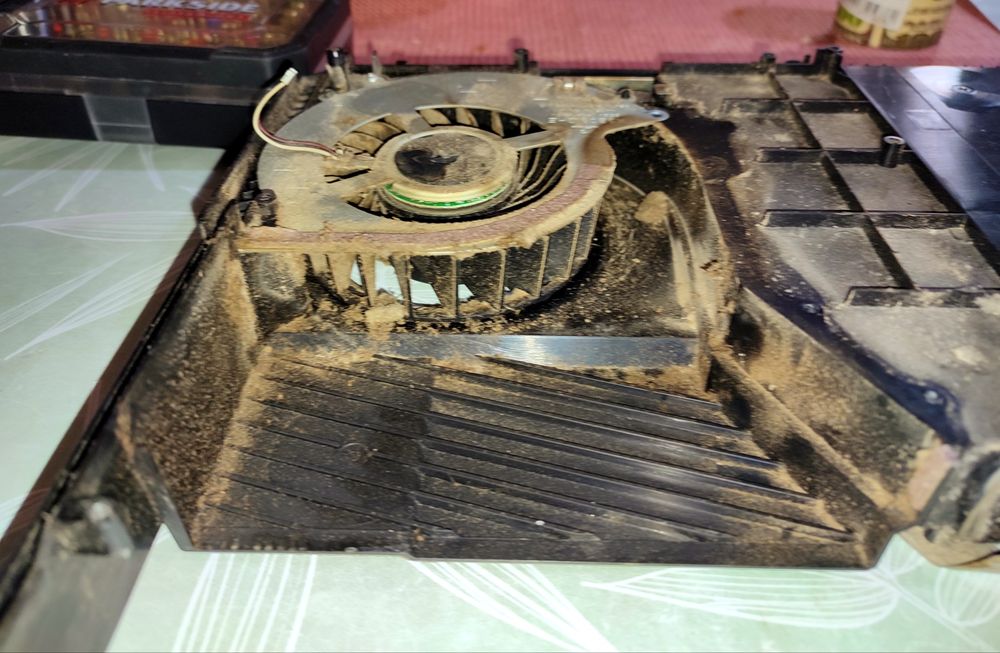 Reparatii,Curățare PS4,Ps5,controlere ps5 calculatoare- schimbat pasta