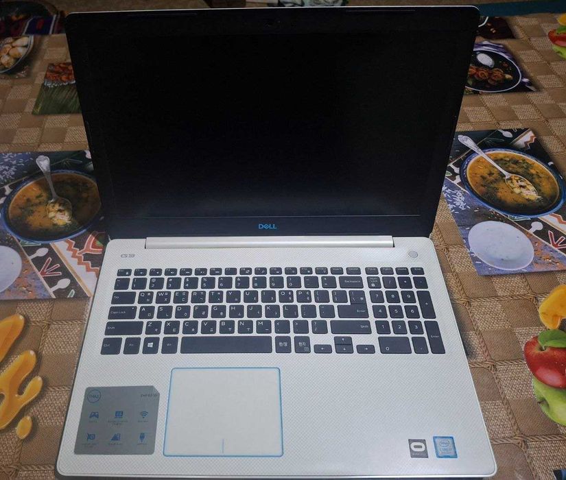 Dell G3 Gaming Noutbuk i7 / 8GB RAM / 256GB SSD + 1TB HDD  Holati norm
