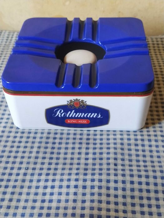 стар английски пепелник Rothmans