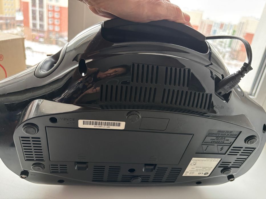 Продаю радиолу LG