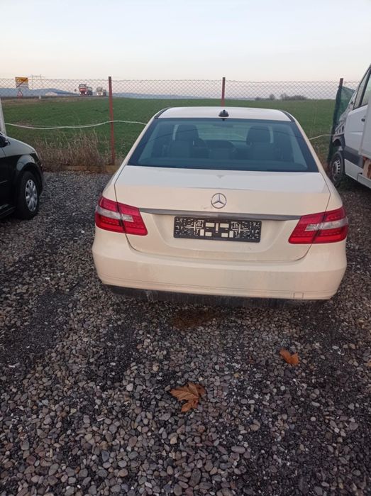 Mercedes E200 avariat