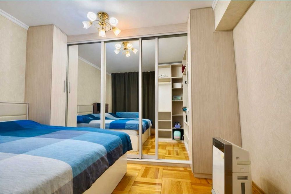 Продается 3х комнатная квартира продается: ВТОРИЧКА метро Космонавты