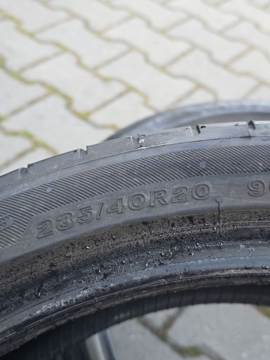 235 40 20 Bridgestone