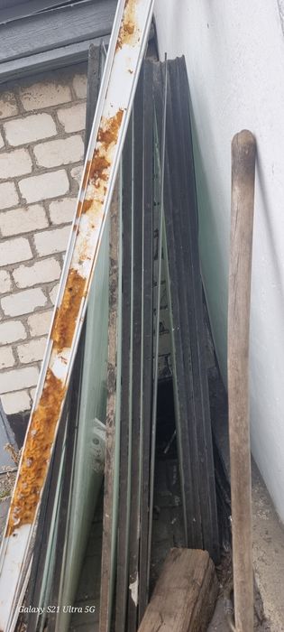 Продам б/у пластиковые стекла