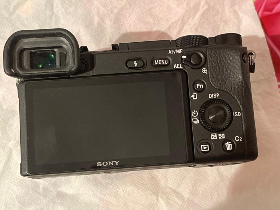 Sony A6400 в отличном состояний