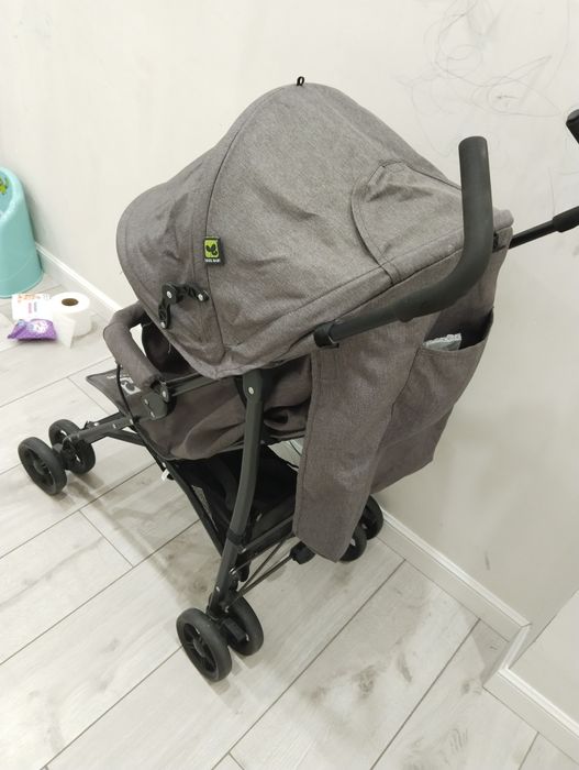 Продам коляску трость