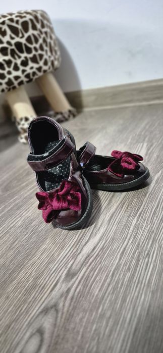 Sandale fetita 22