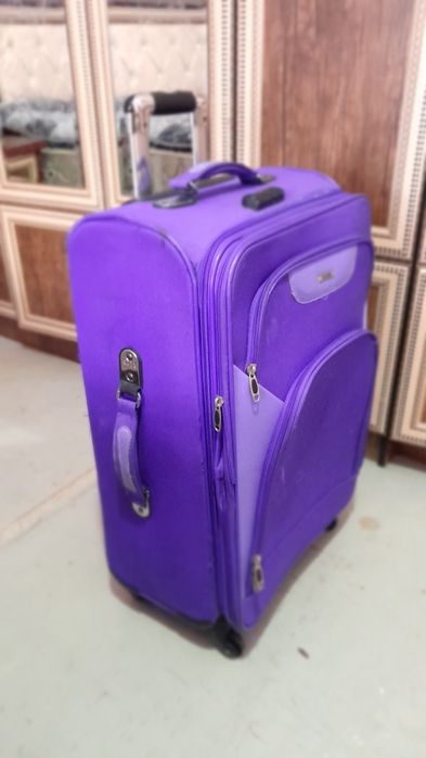 Чемодан дорожный