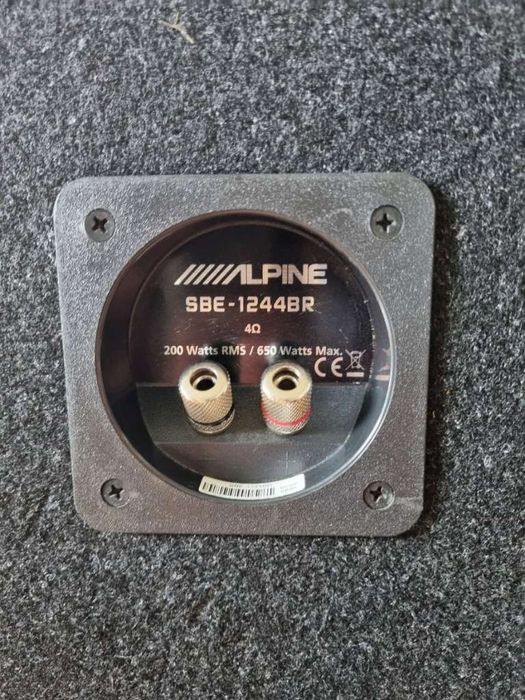 Бас каса Със своята максимална мощност от 650W тази бас кутия тип "Ban