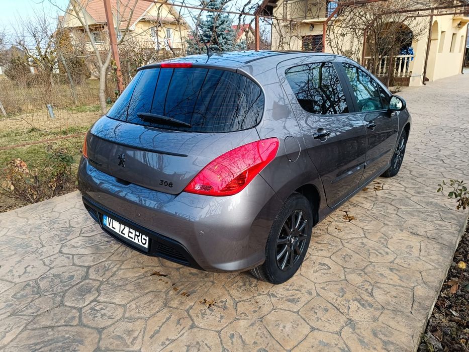 Peugeot 308 1.6 HDi – 2011 – 
Vând Peugeot 308, motor 1.6 HDi