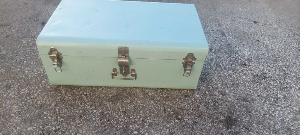 Метална кутия ..