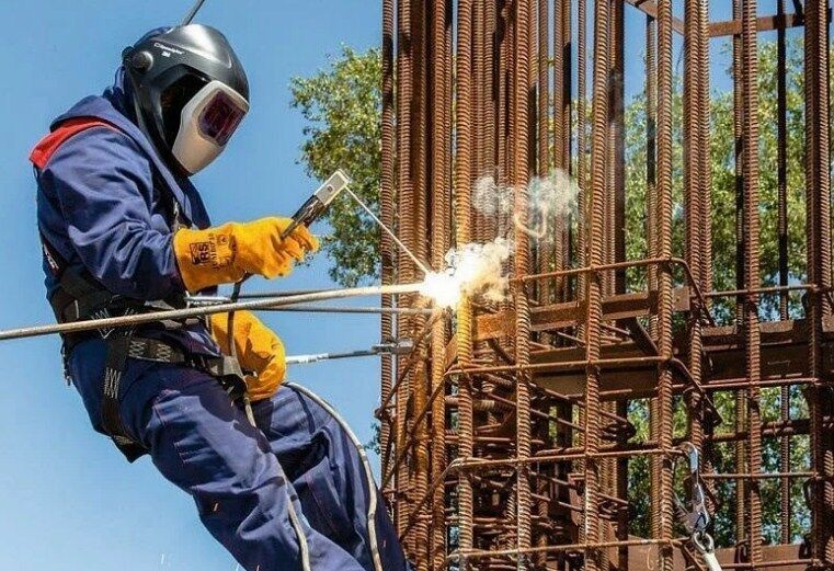 Сварщик по вызову. Сваршик. Сбаршик