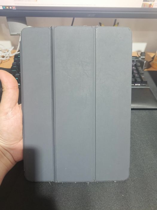 Ipad 9 64gb WiFi cu husa tastatura apple