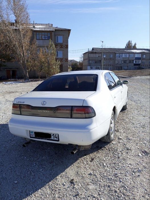 Lexus GS 300.