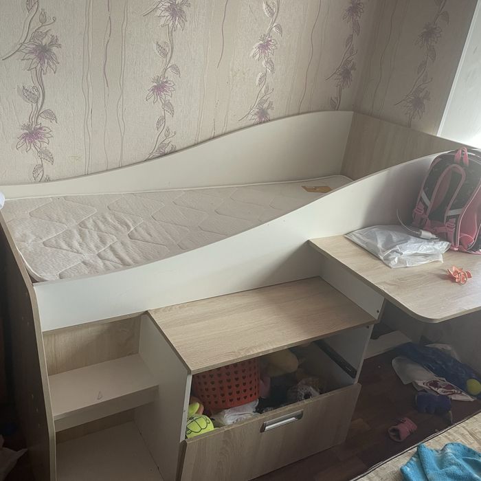 Продам кровать 15 тыс срочно