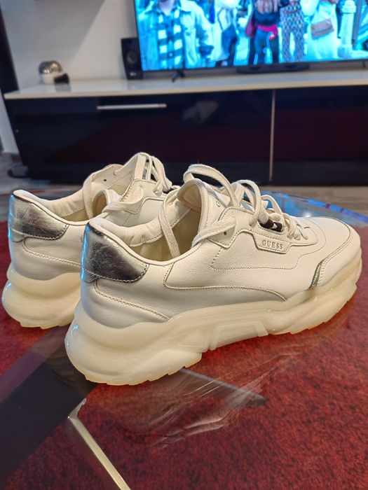 Adidași marca GUESS originali din piele naturală