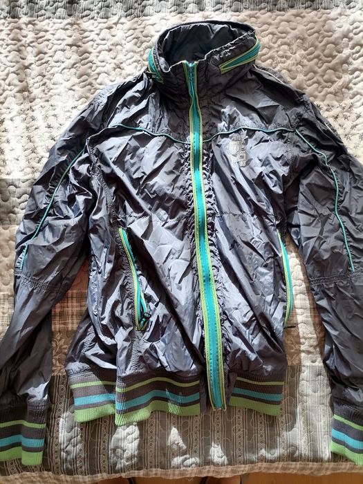 Продавам мъжко яке FIRETRAP