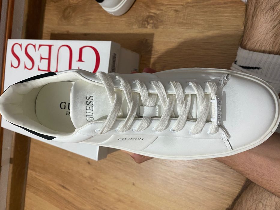 Adidași GUESS NR 44