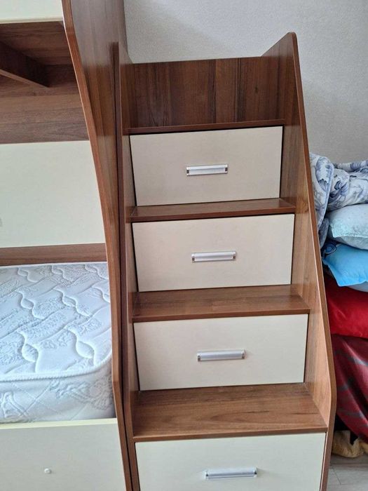 Кровать двух ярустная