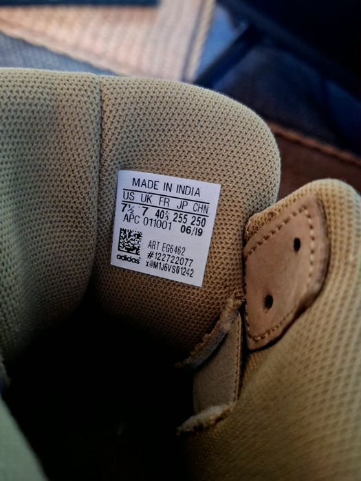 !! Adidas Yeezy Desert Boot Oil EG6462 - NOI !!