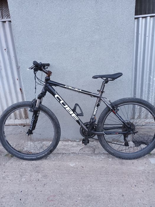 Bicicleta cube 26