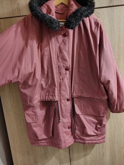 Haină cu glugă pentru iarnă