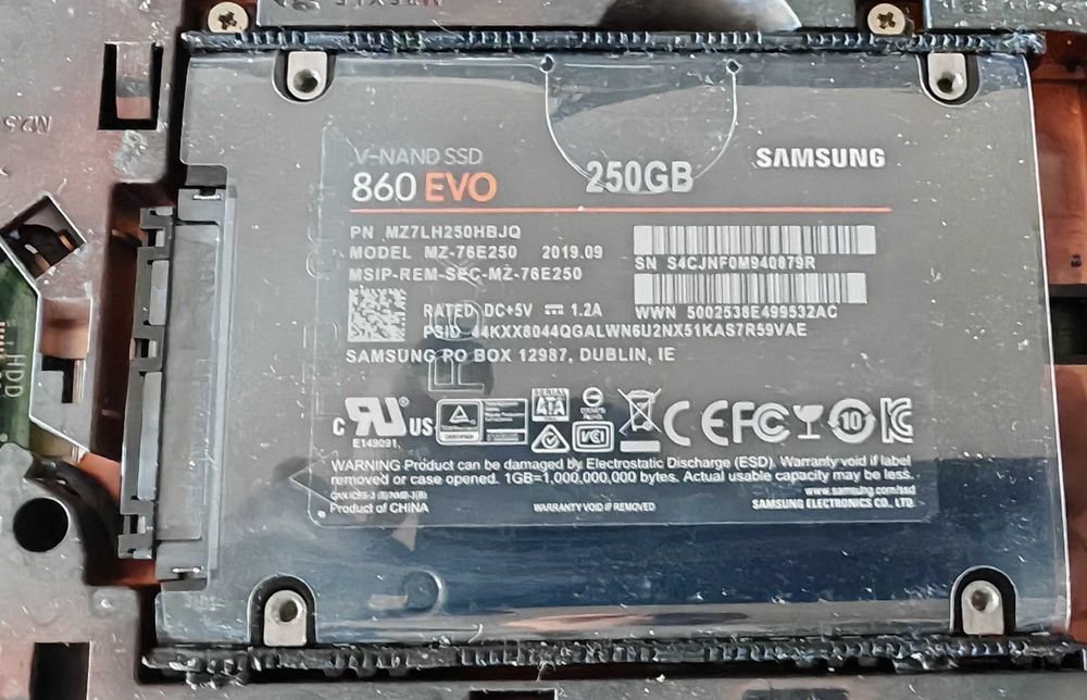 HP Pavilion 17.3" HD+ Intel i5‑4200M 8GB SSD Samsung 860EVO 250GB