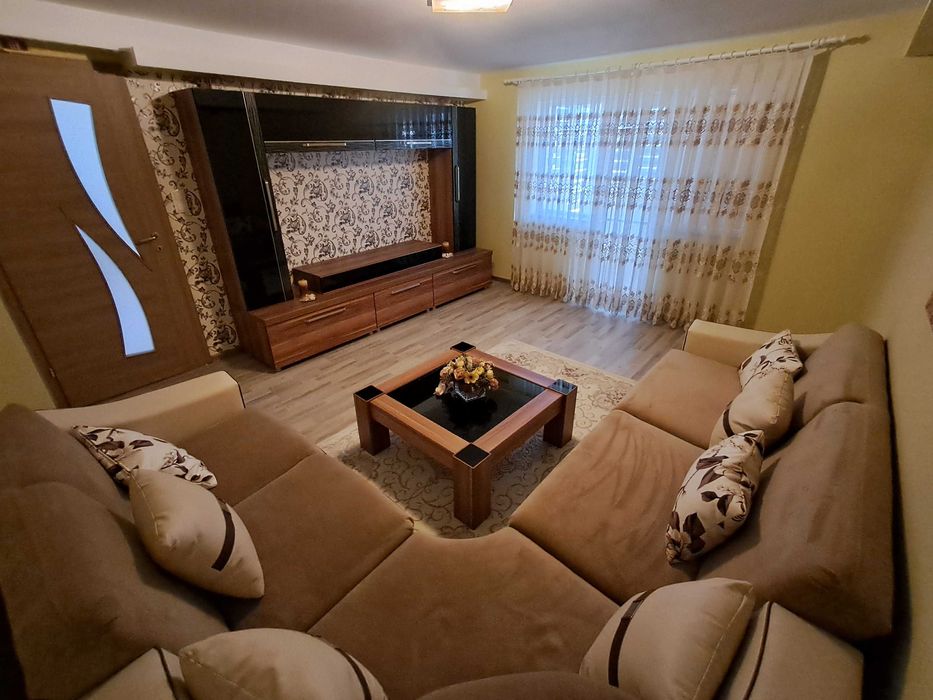 Vand Apartament 3 camere decomandat