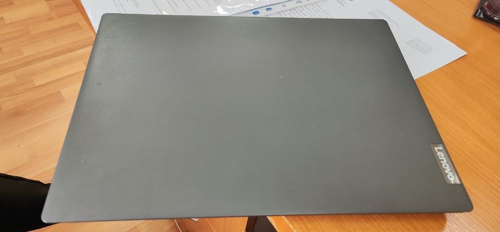 Noutbook  Lenovo holati a'lo. 3 mln so'm