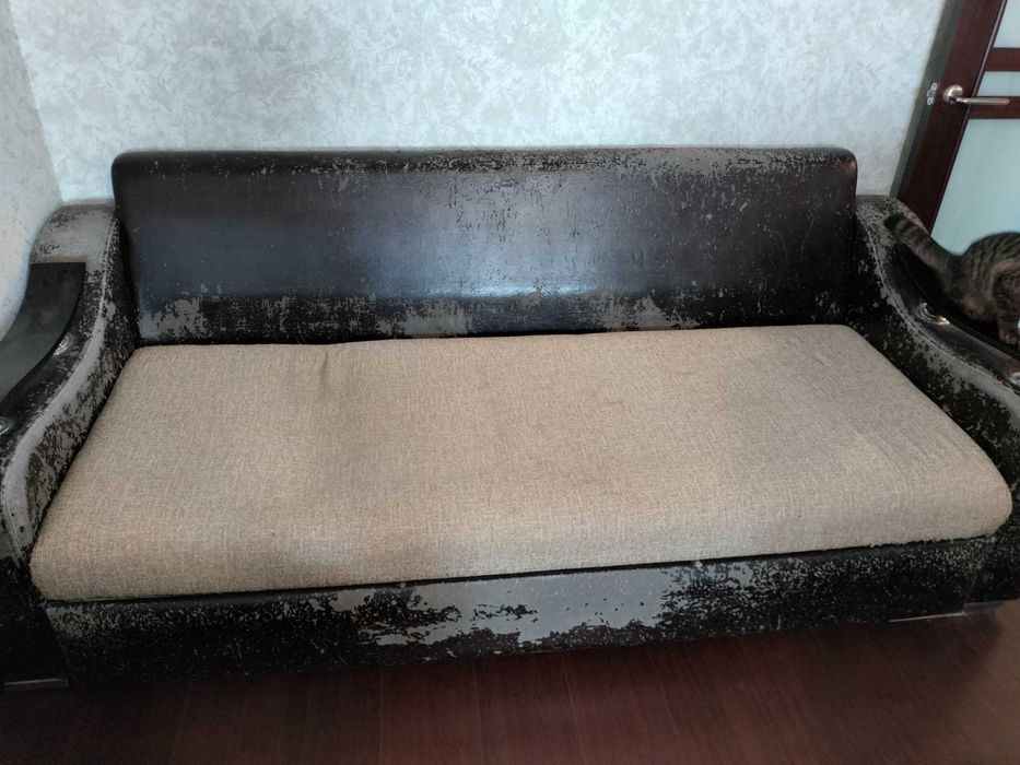 Отдам даром диван