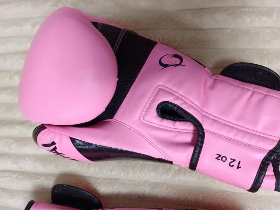 Продам перчатки 12 унций