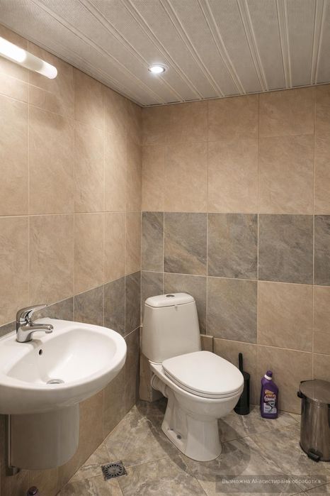 Дава се под наем Офис в Бургас, Център - 19 кв.м за 250 € - Снимка #2