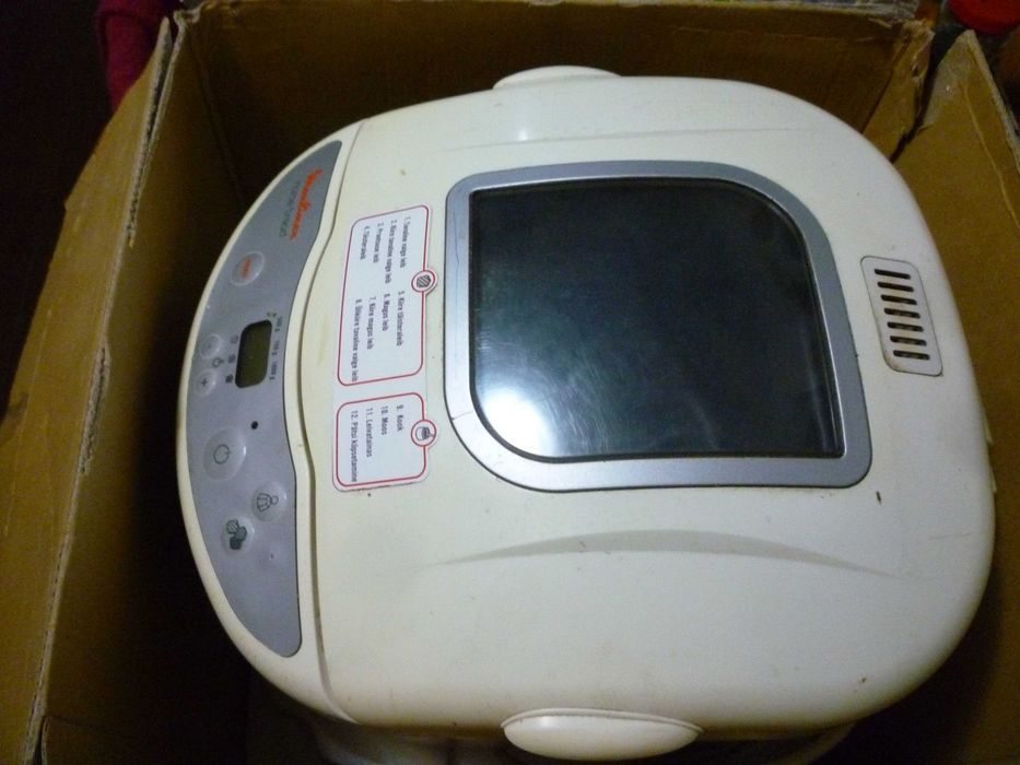 masina  de   facut  paine   moulinex