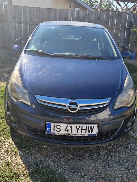 Vând Opel corsa D automat