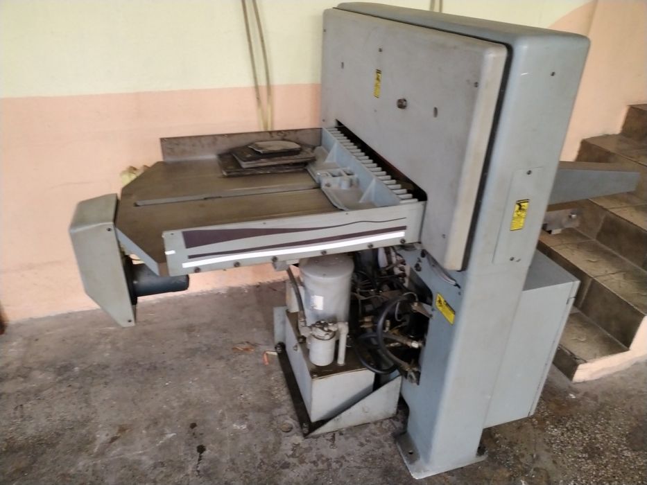 Полиграфическа гилотина