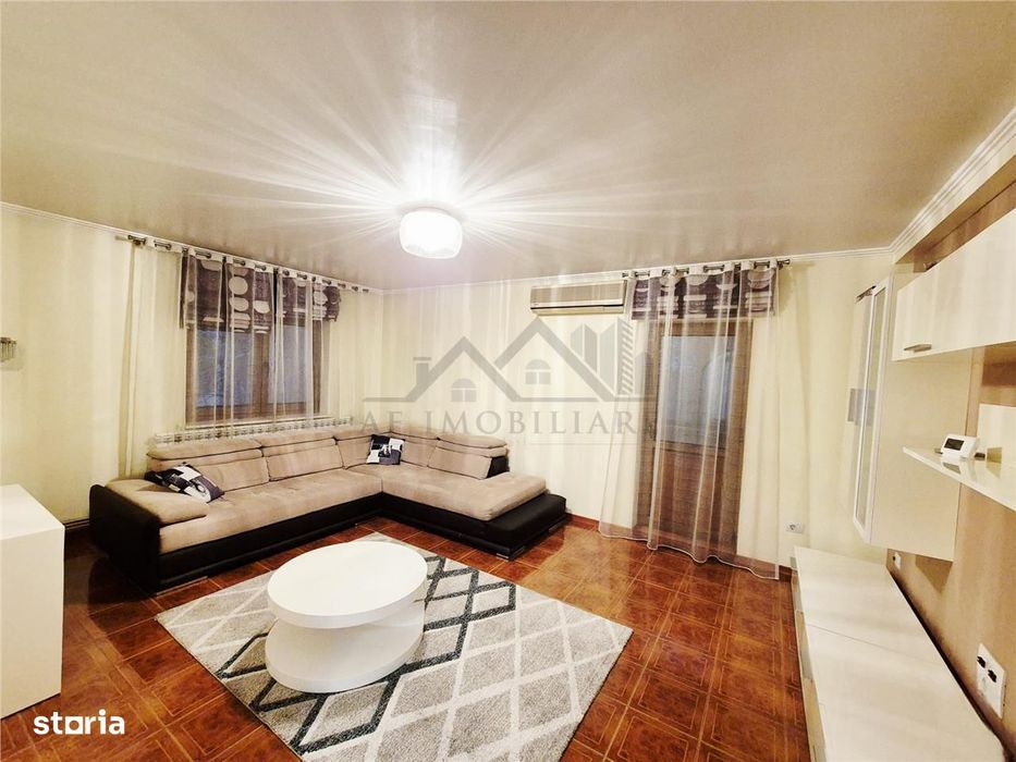 Apartament cu 4 camere decomandat cu parcare