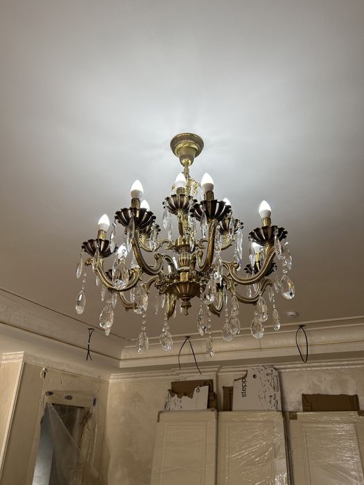 Продается люстра