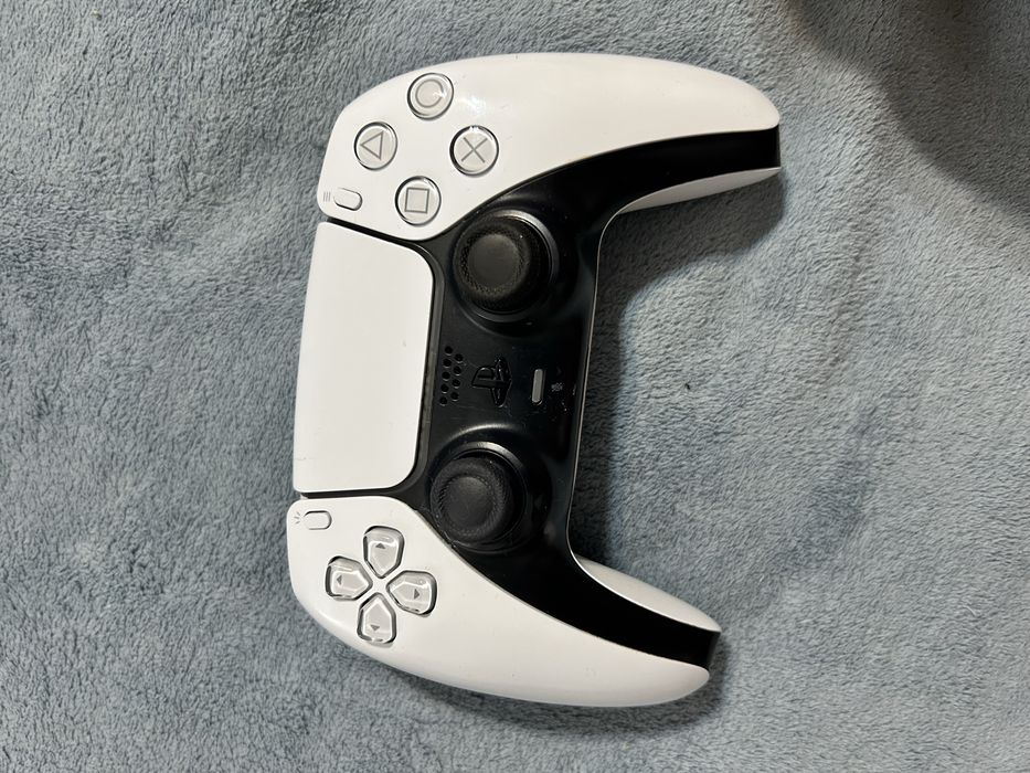 PS 5 FAT два джойстика