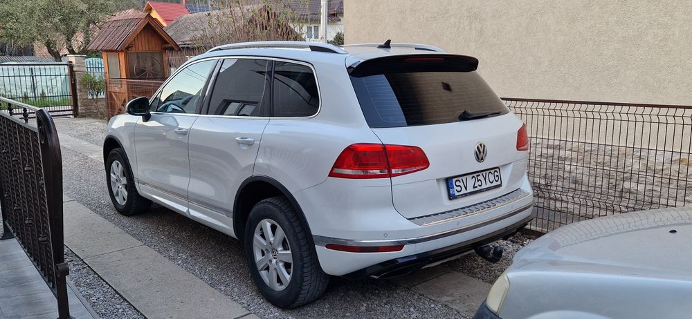 Vând volkswagen touareg 7P facelift Rline 3 litri tdi v6 webasto sirocou Panoramic jante aliaj cârlig remorcă acte la zi pe numele meu 4x4  fiscal